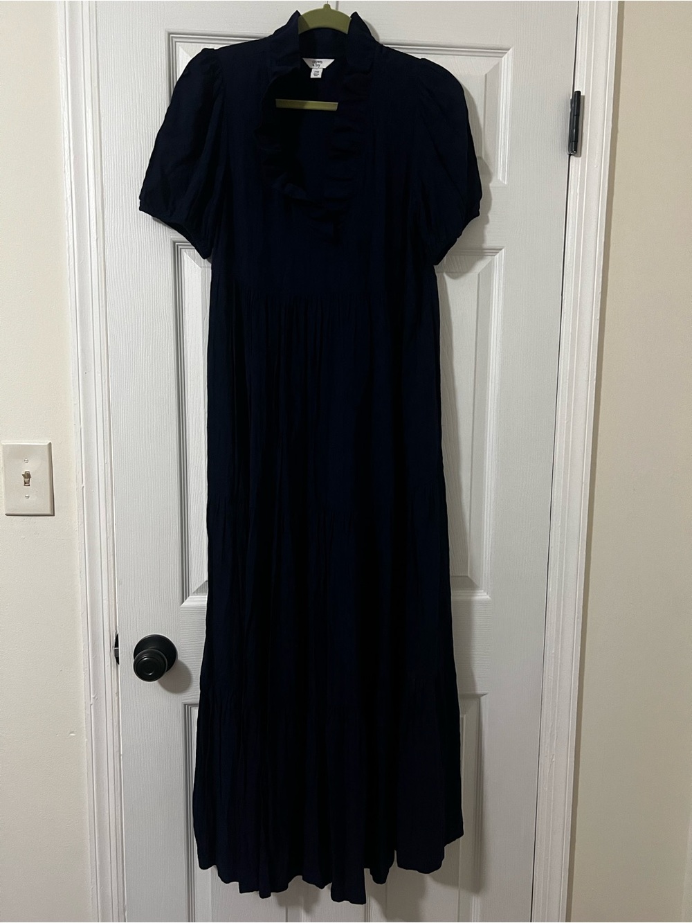 Crown & Ivy Petite PM Navy Solid Textured Ruffle V-Neck Puff Sleeve Maxi Dress